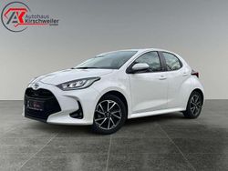 Schneeweiß Gebraucht 2021 Toyota Yaris Team Kleinwagen | 17.990 € (Guter Preis)