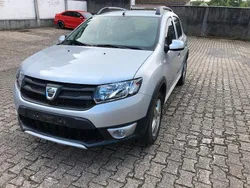 Silber Gebraucht 2013 Dacia Sandero Stepway Ambiance Kleinwagen | 6.300 € (Fairer Preis)