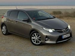 Braun Gebraucht 2013 Toyota Auris Edition Limousine | 7.500 € (Fairer Preis)