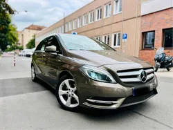 Braun Gebraucht 2013 Mercedes B200 Van / Kleinbus | 6.750 €
