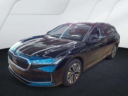 Schwarz Gebraucht 2025 Skoda Superb Kombi | 39.885 € (Superpreis)