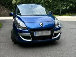 Blau Gebraucht 2009 Renault Mégane GrandTour Kombi | 5.300 € (Etwas zu teuer)