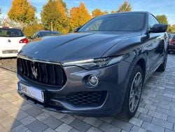 Grau Gebraucht 2018 Maserati Levante GranLusso SUV | 36.900 € (Guter Preis)