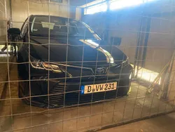 Schwarz Gebraucht 2021 Toyota Corolla Hybrid Limousine | 21.000 €