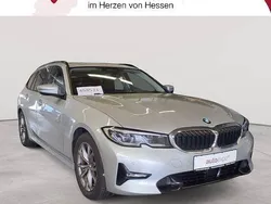 Glaciersilber metallic Gebraucht 2020 BMW 320 Sport Line Kombi | 25.290 € (Guter Preis)