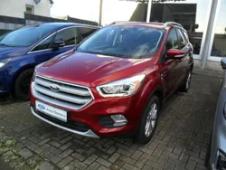 Rubyrot (metallic) Gebraucht 2017 Ford Kuga Titanium SUV | 14.950 € (Fairer Preis)