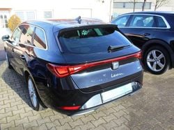 Blau Gebraucht 2023 Seat Leon XCELLENCE Limousine | 19.950 € (Guter Preis)