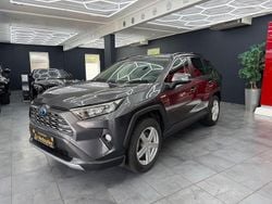 Grau Gebraucht 2019 Toyota RAV4 Hybrid Team SUV | 28.490 € (Fairer Preis)
