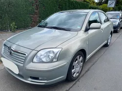 Grau Gebraucht 2003 Toyota Avensis Limousine | 3.800 € (Etwas zu teuer)