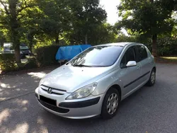 Silber Gebraucht 2004 Peugeot 307 Limousine | 2.400 € (Etwas zu teuer)