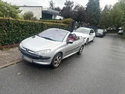 Silber Gebraucht 2001 Peugeot 206 CC Cabrio | 650 €