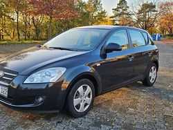 Schwarz Gebraucht 2009 Kia Ceed 2 Kleinwagen | 1.600 €