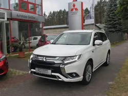 Andenweiß Gebraucht 2021 Mitsubishi Outlander P-HEV Basis SUV | 18.950 € (Guter Preis)