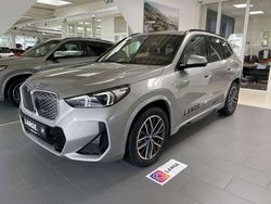 Spacesilber metallic Gebraucht 2024 BMW iX1 M Sport SUV | 43.900 € (Superpreis)