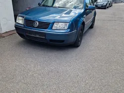 Blau Gebraucht 2004 VW Bora Basis Limousine | 1.200 € (Fairer Preis)