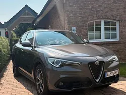 Grau Gebraucht 2018 Alfa Romeo Stelvio SUV | 29.295 € (Etwas zu teuer)