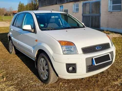 Weiß Gebraucht 2012 Ford Fusion Ambiente Kleinwagen | 5.750 € (Teuer)