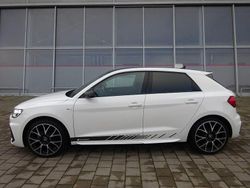Weiß Gebraucht 2023 Audi A1 Sportback S-Line Kleinwagen | 23.650 € (Teuer)