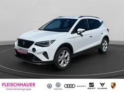 Weiss Gebraucht 2024 Seat Arona FR SUV | 21.890 € (Fairer Preis)