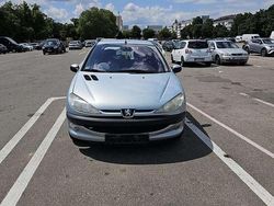 Weiß Gebraucht 2003 Peugeot 206 Tendance Kleinwagen | 1.750 € (Fairer Preis)