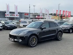Grau Gebraucht 2021 Porsche Macan Turbo Chrono SUV | 47.499 €