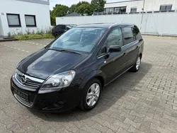 Schwarz Gebraucht 2011 Opel Zafira Van / Kleinbus | 4.899 € (Fairer Preis)