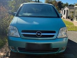Grün Gebraucht 2004 Opel Meriva Van / Kleinbus | 1.000 € (Etwas zu teuer)
