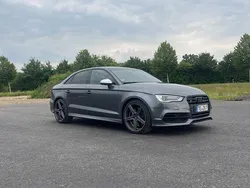 Grau Gebraucht 2016 Audi S3 Ambition Limousine | 12.345 €