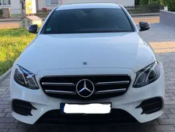 Weiß Gebraucht 2019 Mercedes E200 AMG line Limousine | 31.000 € (Fairer Preis)