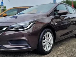 Braun Gebraucht 2016 Opel Astra Edition Limousine | 7.290 € (Teuer)
