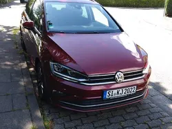 Rot Gebraucht 2020 VW Golf Sportsvan United Van / Kleinbus | 17.600 € (Fairer Preis)