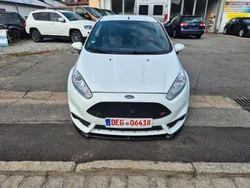 Weiß Gebraucht 2015 Ford Fiesta ST Kleinwagen | 9.999 € (Fairer Preis)