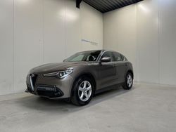 Grau Gebraucht 2017 Alfa Romeo Stelvio SUV | 16.990 € (Teuer)