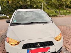 Weiß Gebraucht 2010 Mitsubishi Colt Limousine | 2.250 € (Fairer Preis)