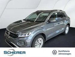 Indiumgrau metallic (metallic) Gebraucht 2024 VW T-Roc Life SUV | 22.800 € (Guter Preis)