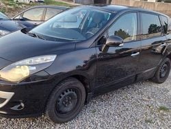 Schwarz Gebraucht 2009 Renault Scénic III Dynamique Van / Kleinbus | 2.490 € (Superpreis)