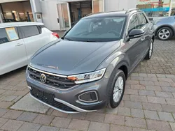 Indiumgrau metallic Gebraucht 2024 VW T-Roc Life SUV | 28.950 € (Guter Preis)