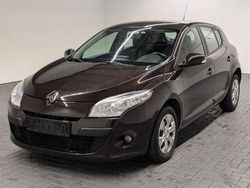 Braun Gebraucht 2012 Renault Mégane III Expression Limousine | 2.480 € (Guter Preis)