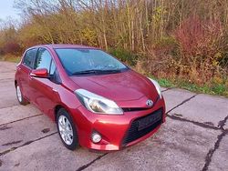 Braun Gebraucht 2012 Toyota Yaris Hybrid Multidrive S Limousine | 7.990 €