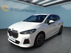 Weiß Gebraucht 2024 BMW 218 Active Tourer Van / Kleinbus | 29.999 € (Fairer Preis)