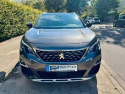 Grau Gebraucht 2020 Peugeot 5008 GT Van / Kleinbus | 24.995 € (Etwas zu teuer)