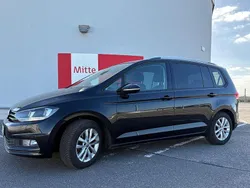 Schwarz Gebraucht 2016 VW Touran Comfortline Van / Kleinbus | 15.999 € (Guter Preis)