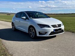 Weiß Gebraucht 2015 Seat Leon Limousine | 11.490 € (Fairer Preis)