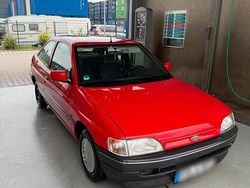 Rot Gebraucht 1992 Ford Escort Kleinwagen | 1.500 €