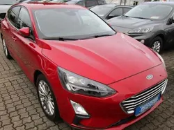 Rot Gebraucht 2021 Ford Focus Titanium X Limousine | 19.950 € (Fairer Preis)