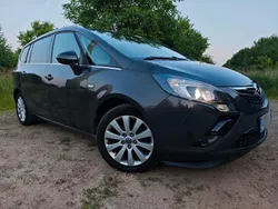 Grau Gebraucht 2015 Opel Zafira Tourer Van / Kleinbus | 7.900 € (Fairer Preis)