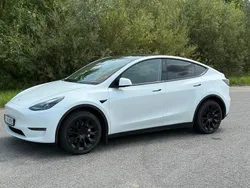Weiß Gebraucht 2023 Tesla Model Y SUV | 41.500 € (Etwas zu teuer)