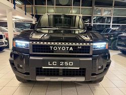 218 tiefschwarz mica Neu 2025 Toyota Land Cruiser Cool SUV | 82.895 € (Superpreis)