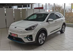 Schneeweiss (uni) Gebraucht 2020 Kia e-Niro Spirit SUV | 25.890 € (Etwas zu teuer)