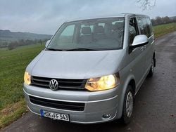 Silber Gebraucht 2012 VW Caravelle Van / Kleinbus | 11.200 €